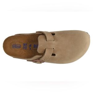 BIRKENSTOCK Boston Clog in Light Brown